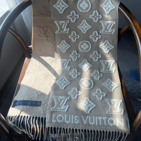 Louis Vuitton Monogram Scarf - Picture 1 of 5